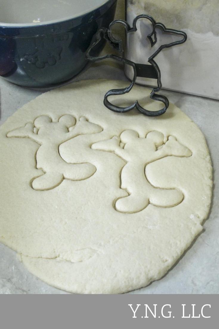 Mickey Mouse Hands Up Cartoon Disney Cookie Cutter Made In USA PR512