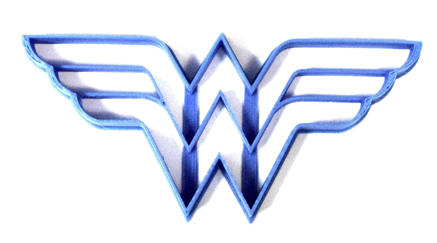 6x Wonder Woman Fondant Cutter Cupcake Topper 1.75 IN USA FD511