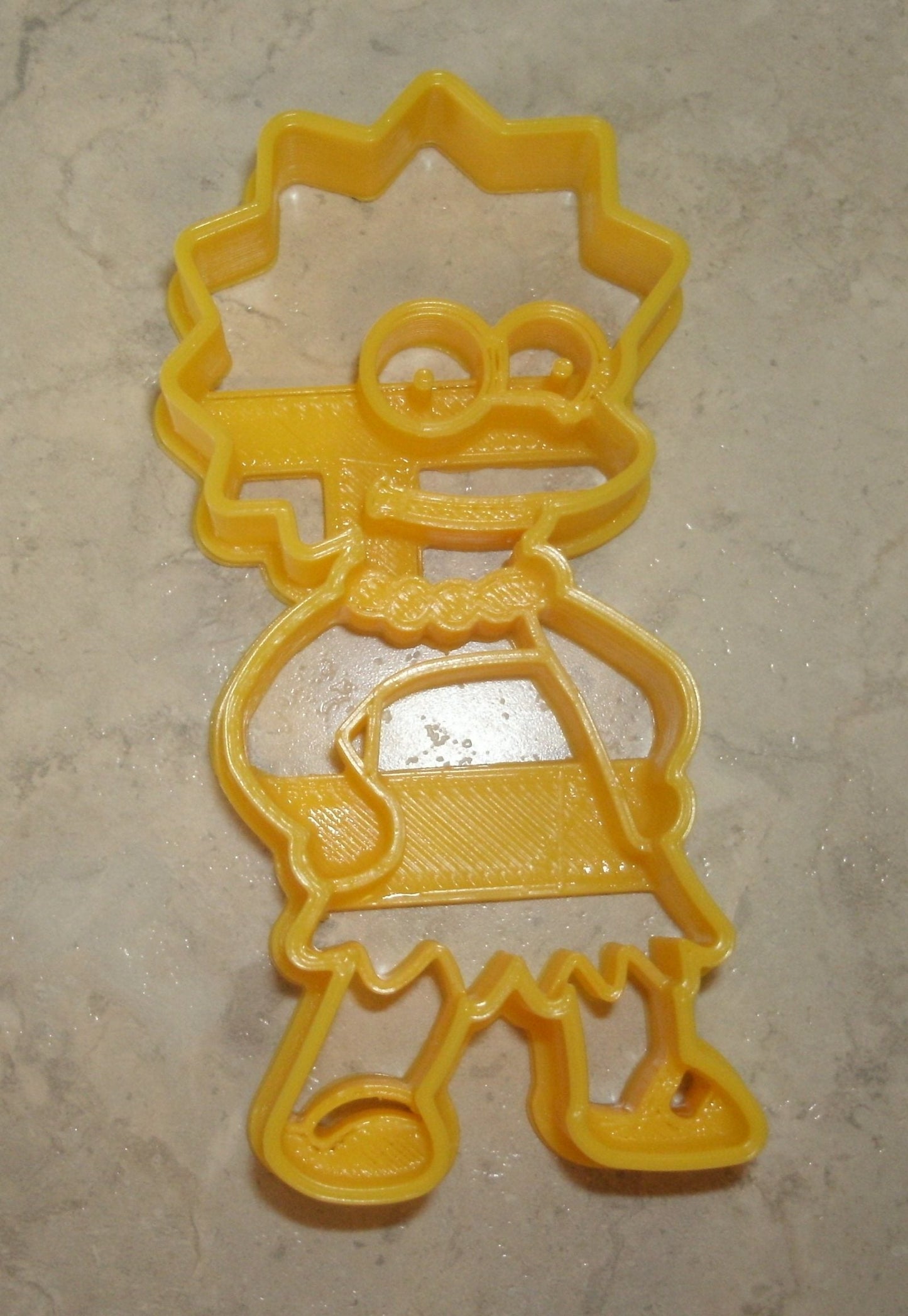 6x Lisa Simpson Fondant Cutter Cupcake Topper 1.75 IN USA FD802