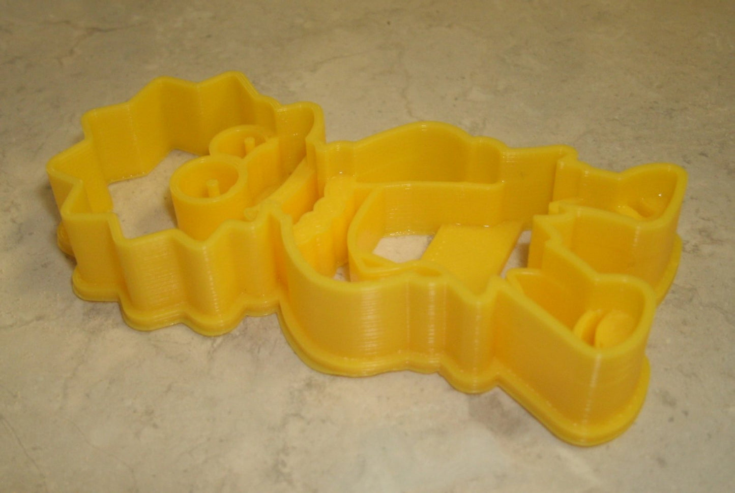 6x Lisa Simpson Fondant Cutter Cupcake Topper 1.75 IN USA FD802