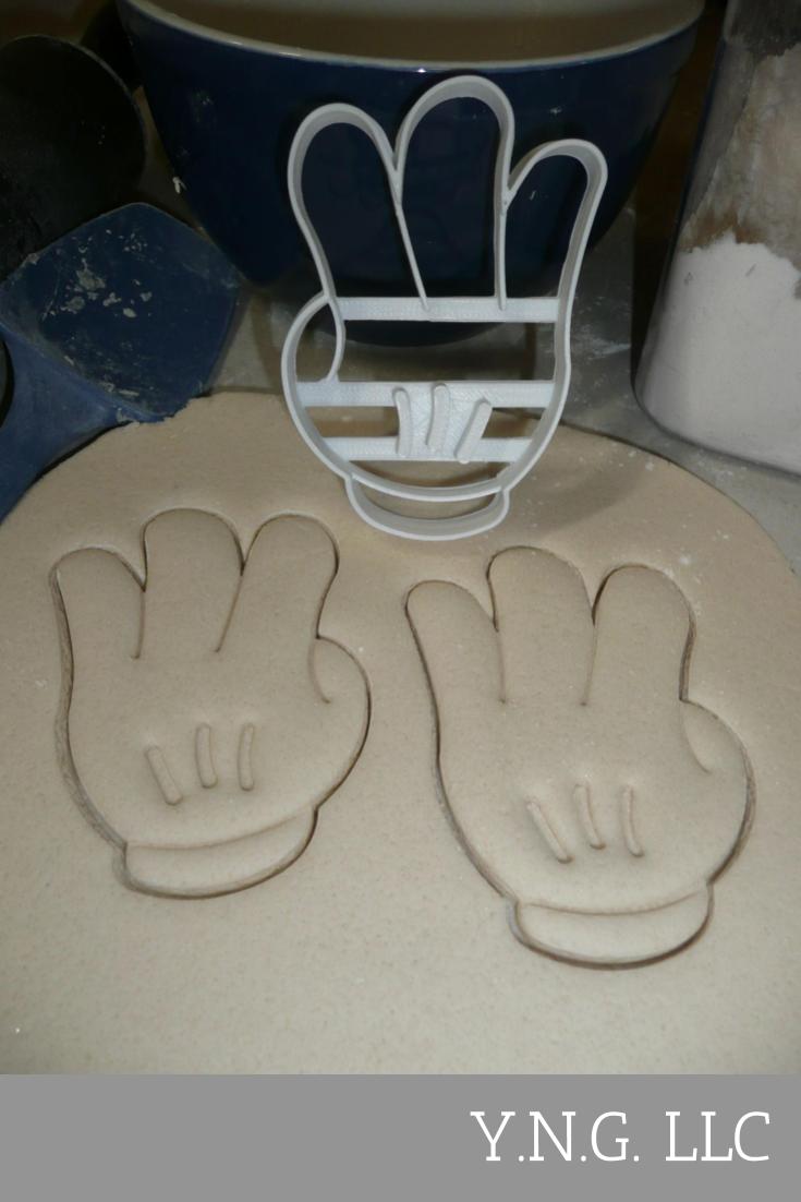 Mickey Mouse Glove Number 3 Third Birthday Cookie Cutter Made In USA PR2878