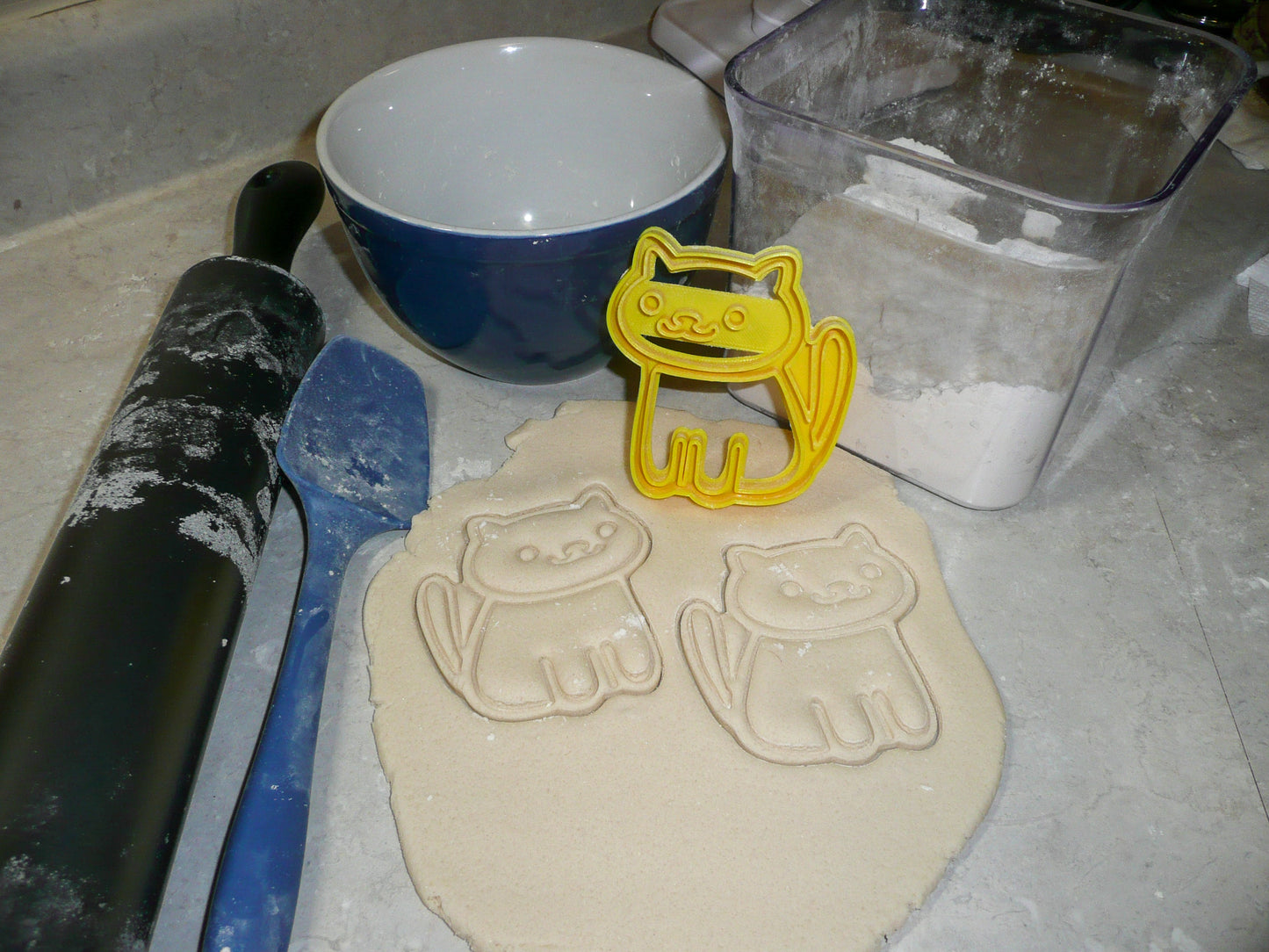 Japanese Maneki Neko Cat Lucky Fortune Cookie Cutter Made In USA PR547