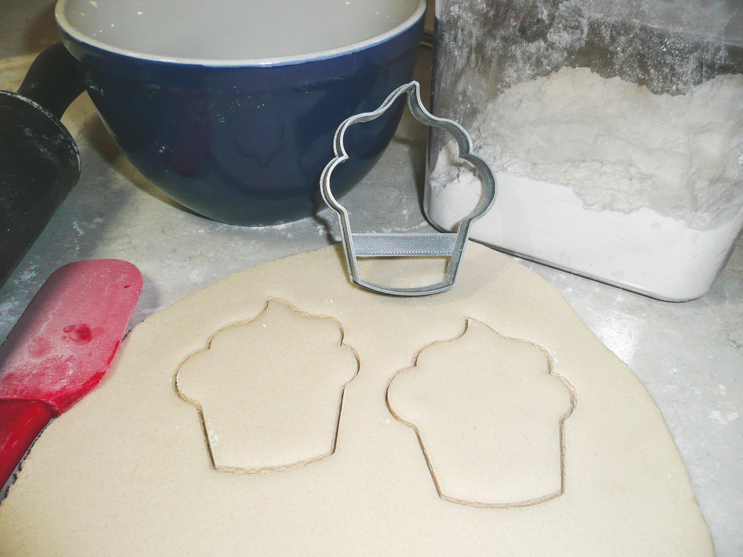 Cupcake Small Individual Cake Outline Cookie Cutter Made In USA PR924