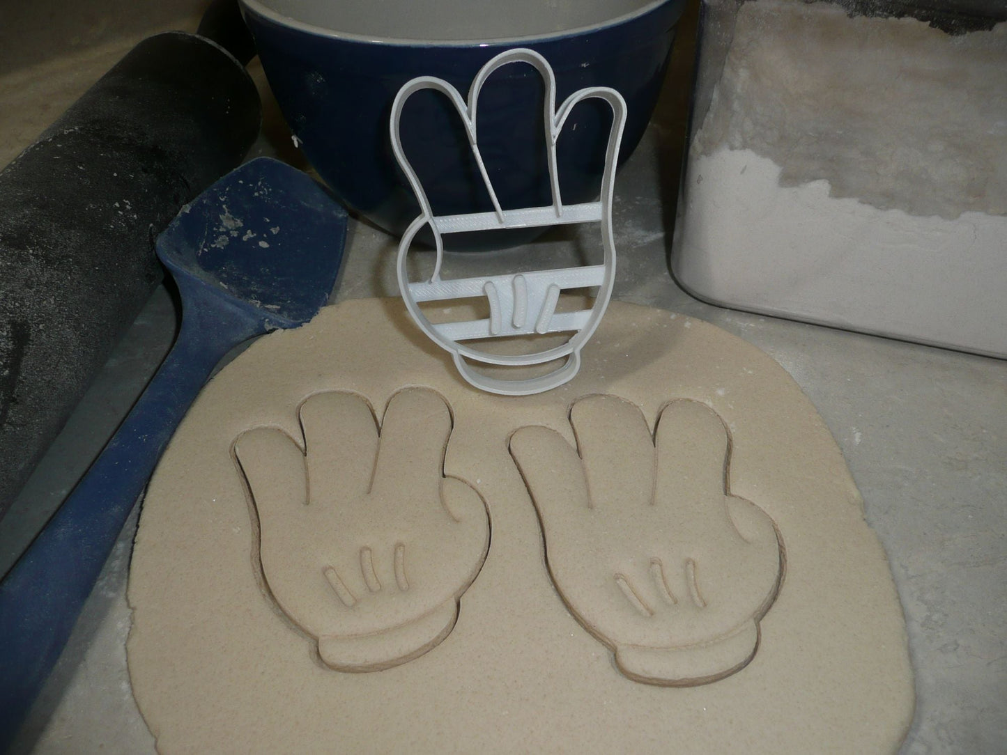 Mickey Mouse Glove Number 3 Third Birthday Cookie Cutter Made In USA PR2878