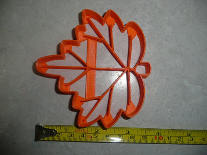 Maple Leaf Detailed Fall Autumn Canadian Symbol Cookie Cutter Made In USA PR2943