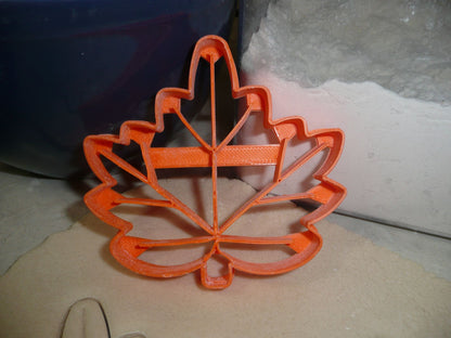Maple Leaf Detailed Fall Autumn Canadian Symbol Cookie Cutter Made In USA PR2943