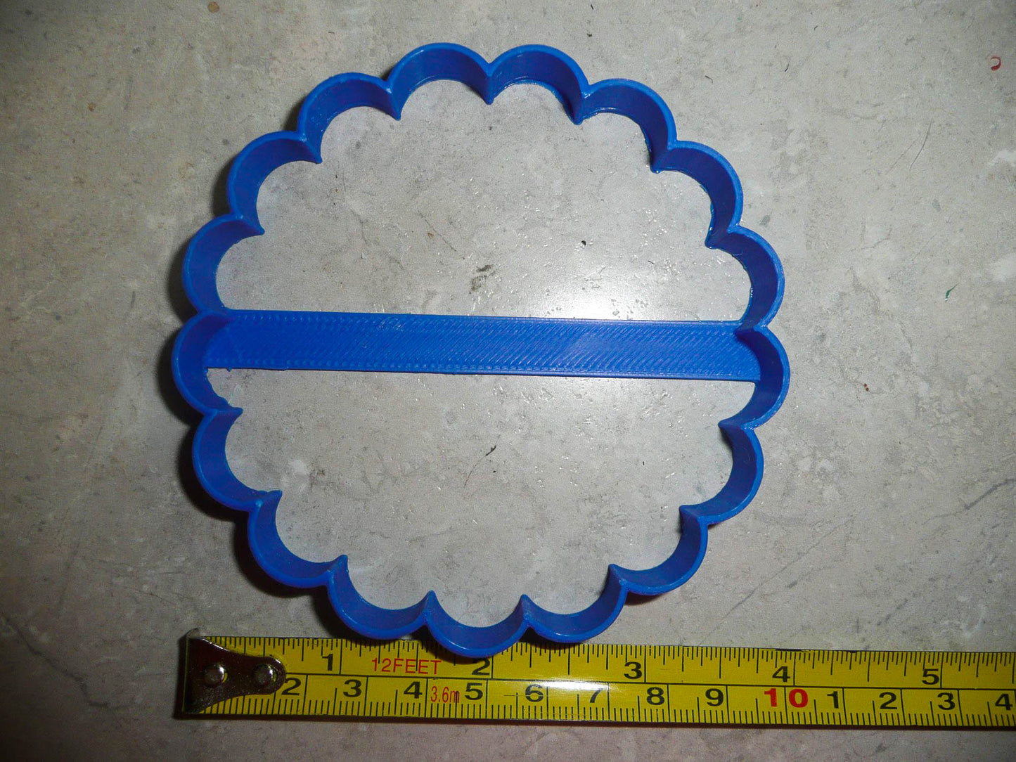Round Plaque Frame Outline 16 Sixteen Scallops Cookie Cutter Made In USA PR2998