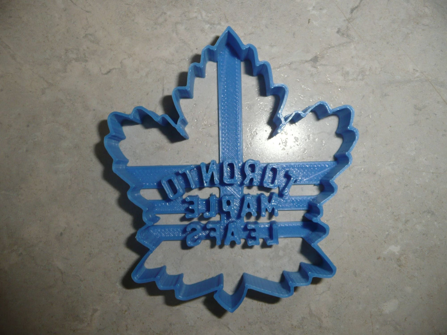 6x Toronto Maple Leafs NHL Fondant Cutter Cupcake Topper 1.75 IN USA FD4035