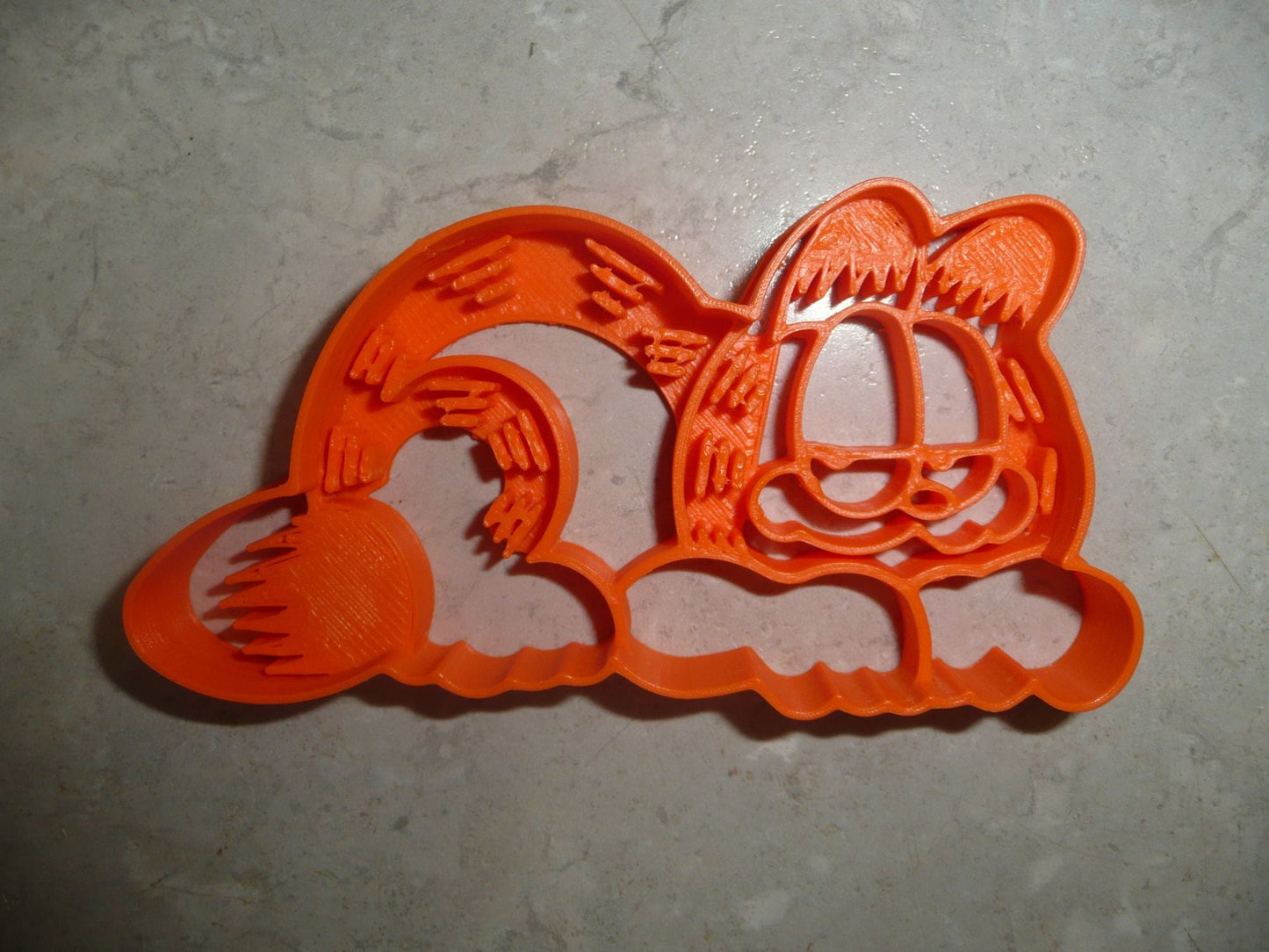 6x Garfield Laying Down Fondant Cutter Cupcake Topper 1.75 IN USA FD4039