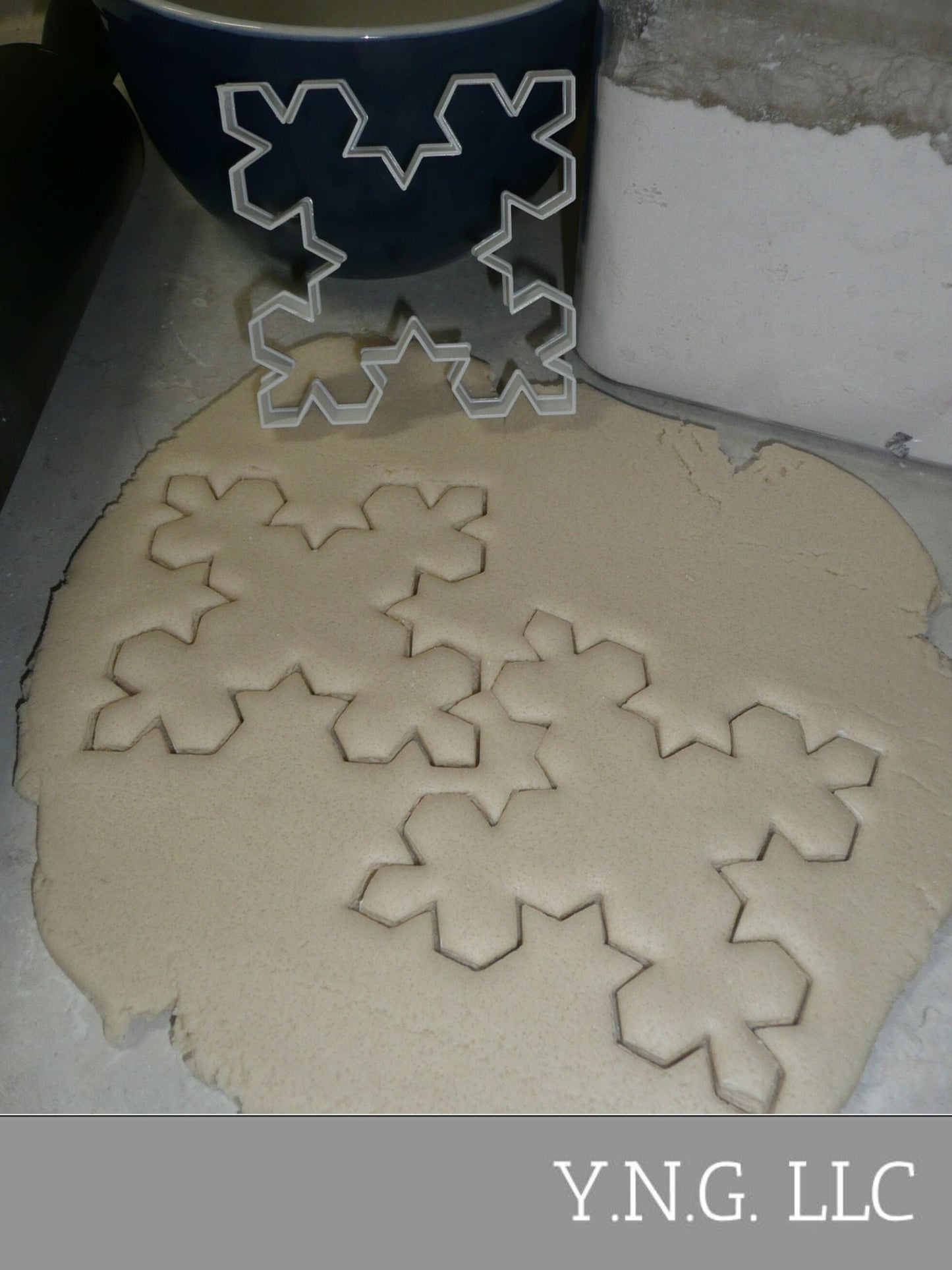Snowflake Outline Koch Shape Winter Season Cookie Cutter Made In USA PR2202