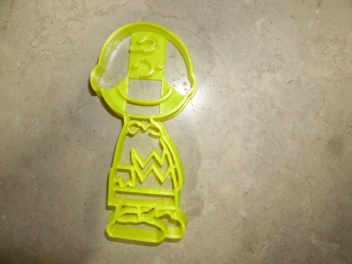 6x Charlie Brown Fondant Cutter Cupcake Topper 1.75 IN USA FD2267