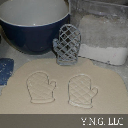 Oven Mitt Hot Pot Holder Kitchen Accessory Cookie Cutter Made In USA PR2376