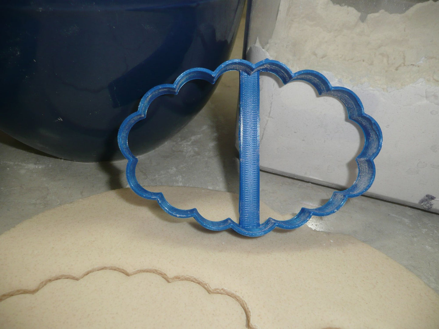 Oval Frame Scallop Edge Plaque Cookie Cutter Made In USA PR273