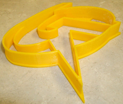 6x Robin R Logo Batman Fondant Cutter Cupcake Topper 1.75 IN USA FD903