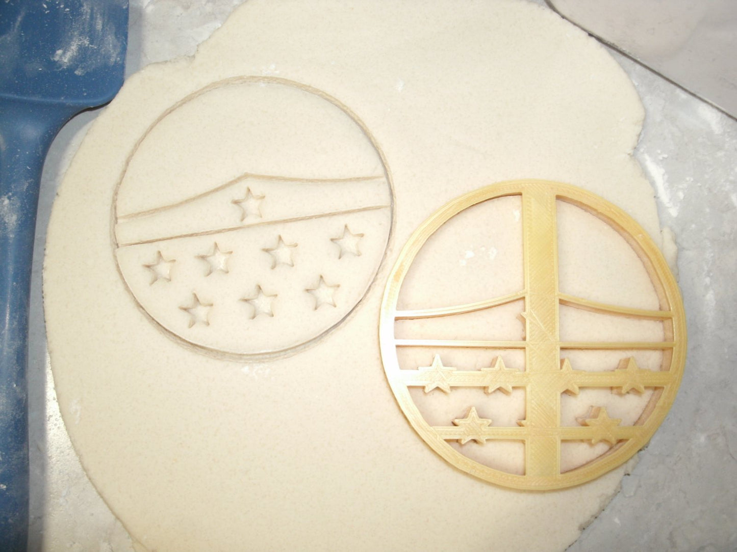 Wonder Woman Tiara Crown DC Comics Cookie Cutter Made In USA PR636