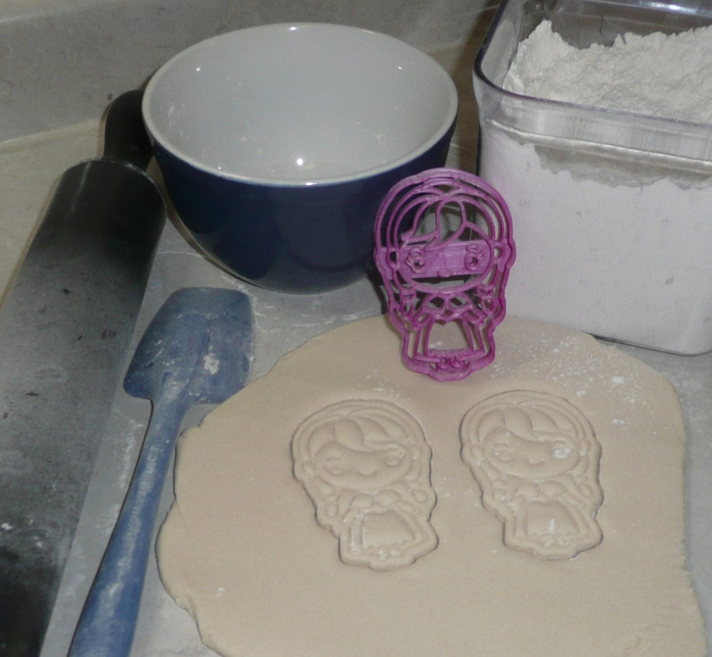 Anna Princess Sister Elsa Frozen Movie Cookie Cutter Made In USA PR2648