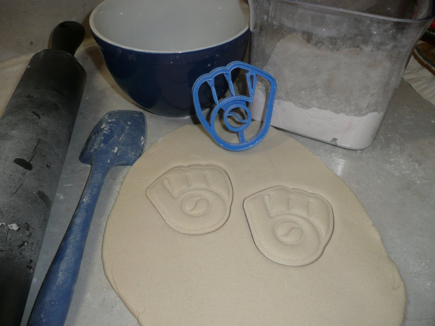 Milwaukee Brewers Glove MLB Baseball Cookie Cutter Made In USA PR2274