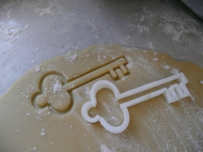 Antique Old Victorian Skeleton Key Cookie Cutter Made In USA PR475