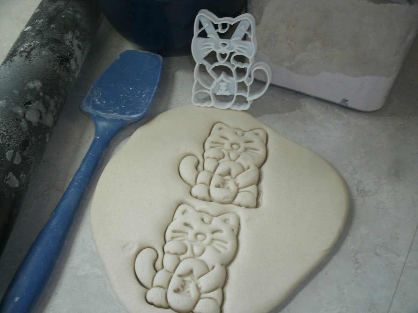 Japanese Maneki Neko Lucky Cat Paw Good Luck Cookie Cutter Made In USA PR2327