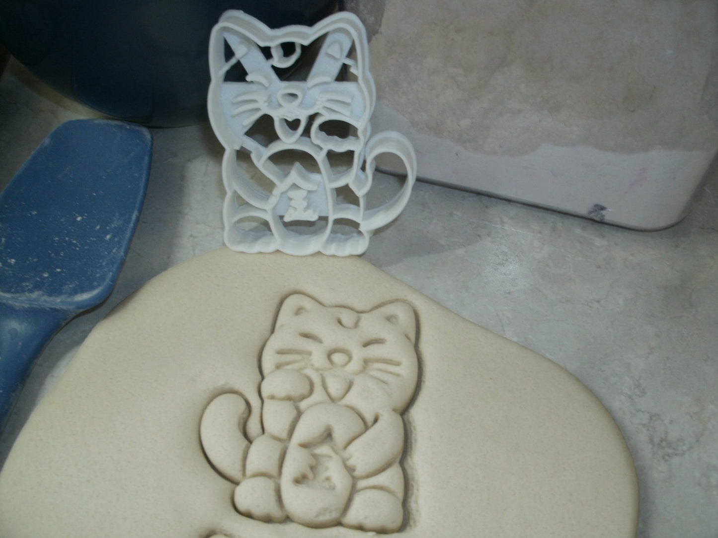 Japanese Maneki Neko Lucky Cat Paw Good Luck Cookie Cutter Made In USA PR2327