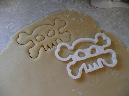 Jolly Roger Pirate Skull Crossbones Cookie Cutter Made In USA PR461