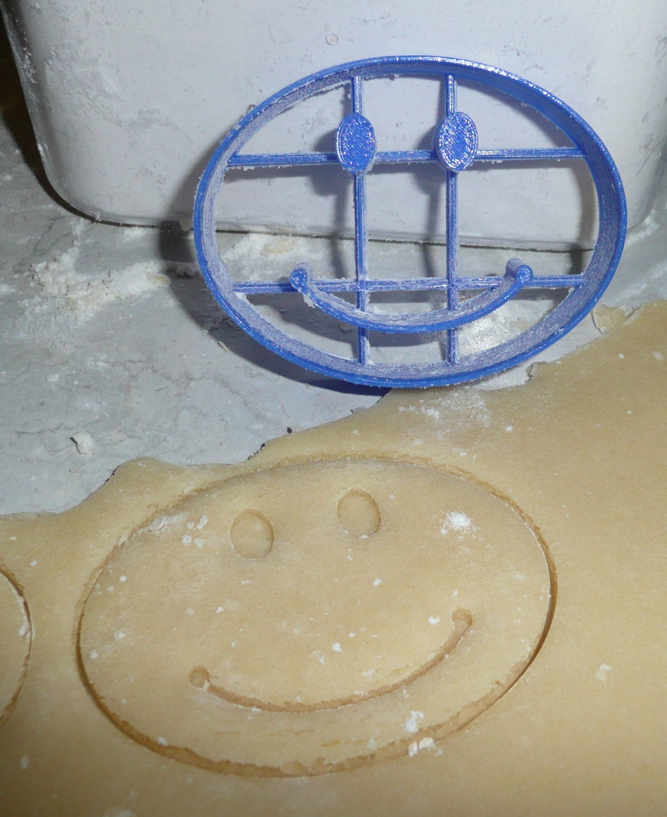 Smiley Face Emoji Happy Smile Emoticon Special Occasion Cookie Cutter USA PR255