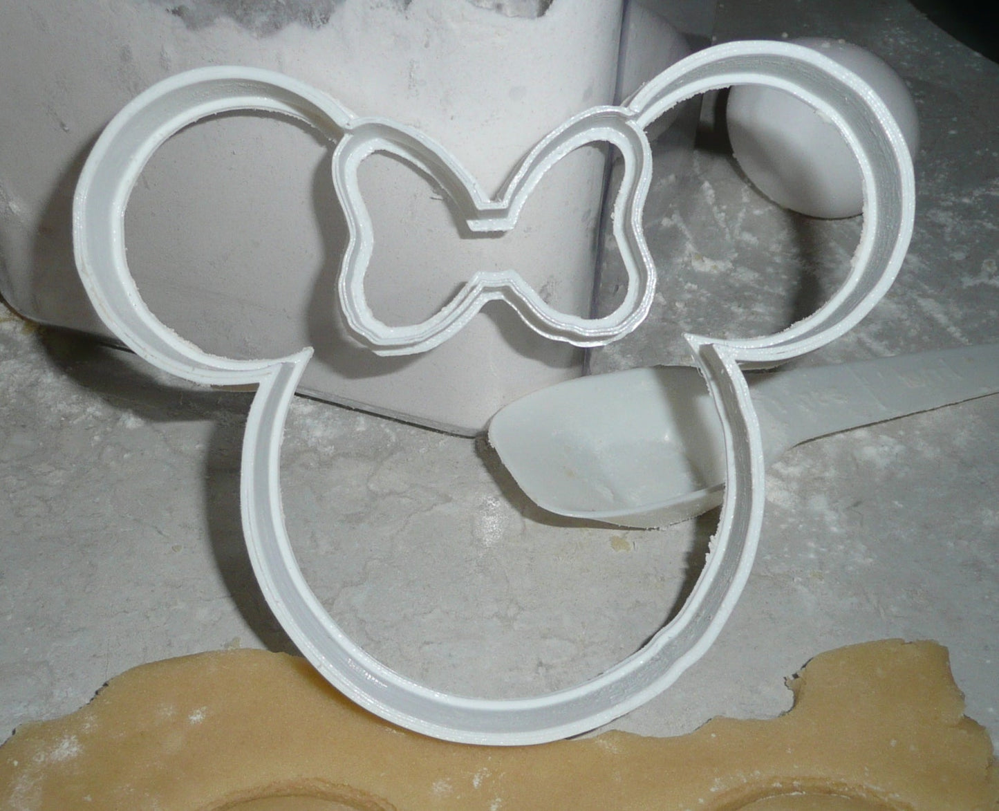 Minnie Mouse Head With Bow Disney Cookie Cutter Made In USA PR308