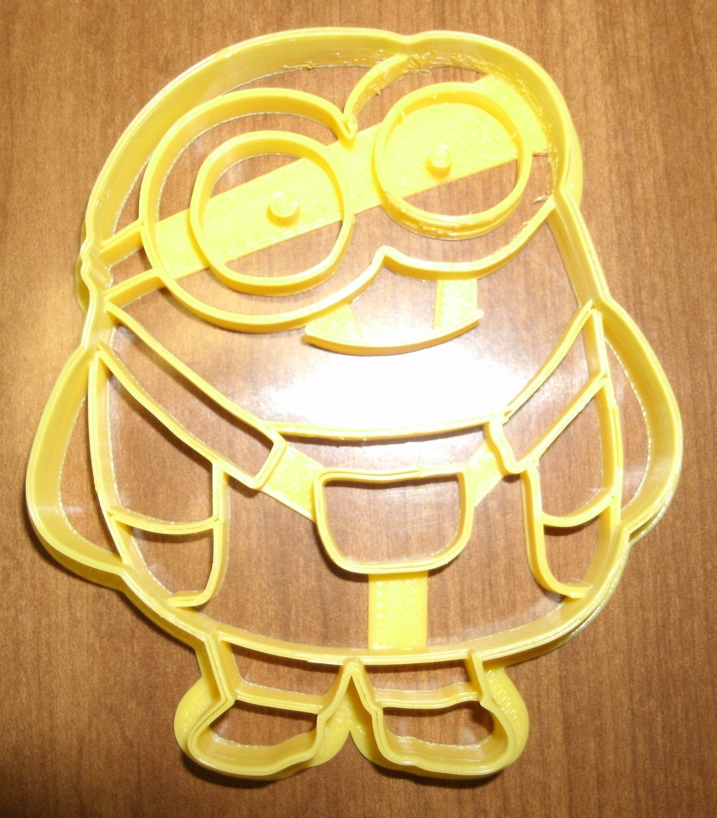 6x Despicable Me Minion Fondant Cutter Cupcake Topper 1.75 IN USA FD427