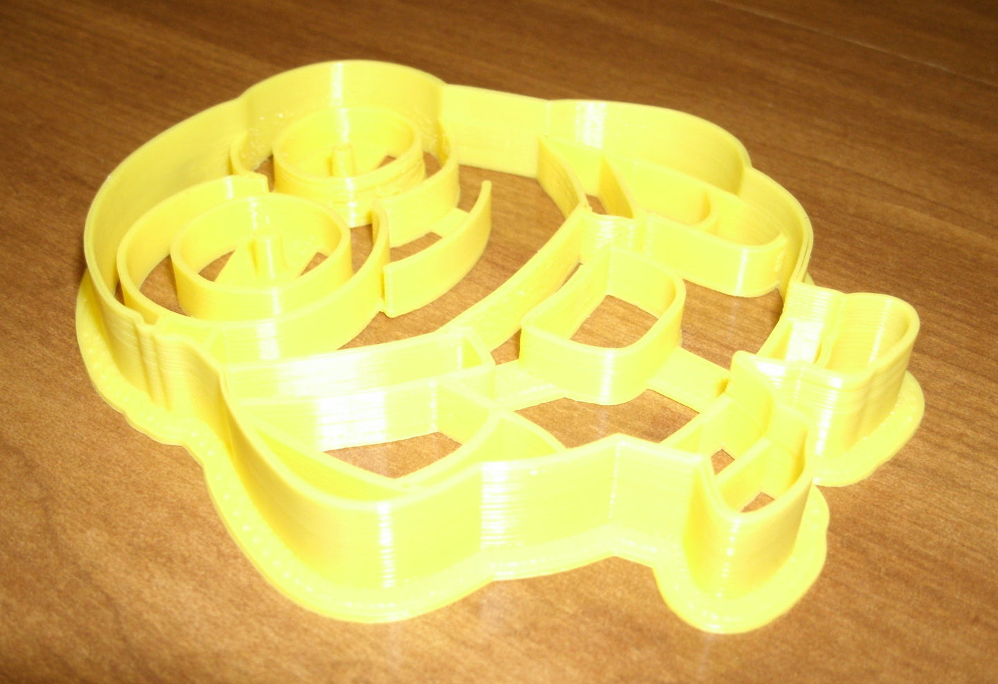 6x Despicable Me Minion Fondant Cutter Cupcake Topper 1.75 IN USA FD427