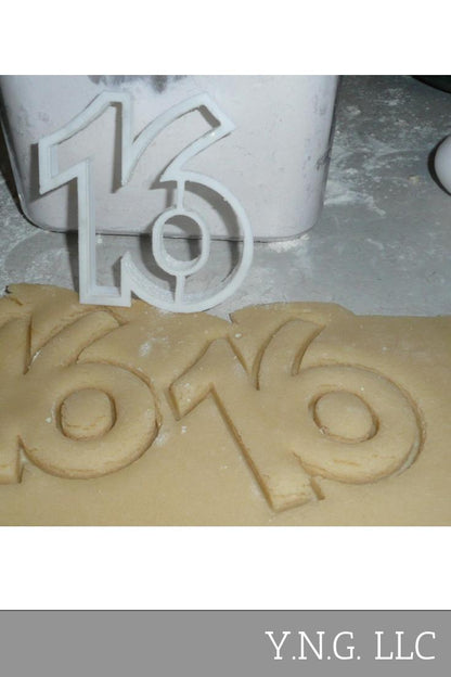 Sweet 16 16th Birthday Teen Girl Party Set Of 5 Cookie Cutters USA PR1183