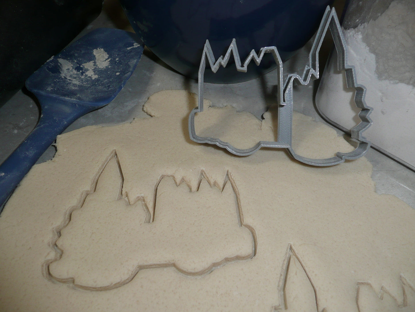 Hogwarts Castle Harry Potter School Of Witchcraft Cookie Cutter USA PR2422