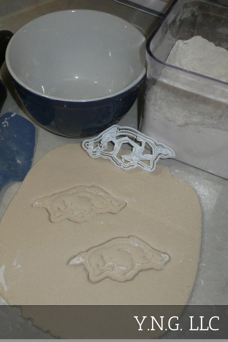 University Of Arkansas Razorbacks Woo Pig Set Of 2 Cookie Cutters USA PR1315