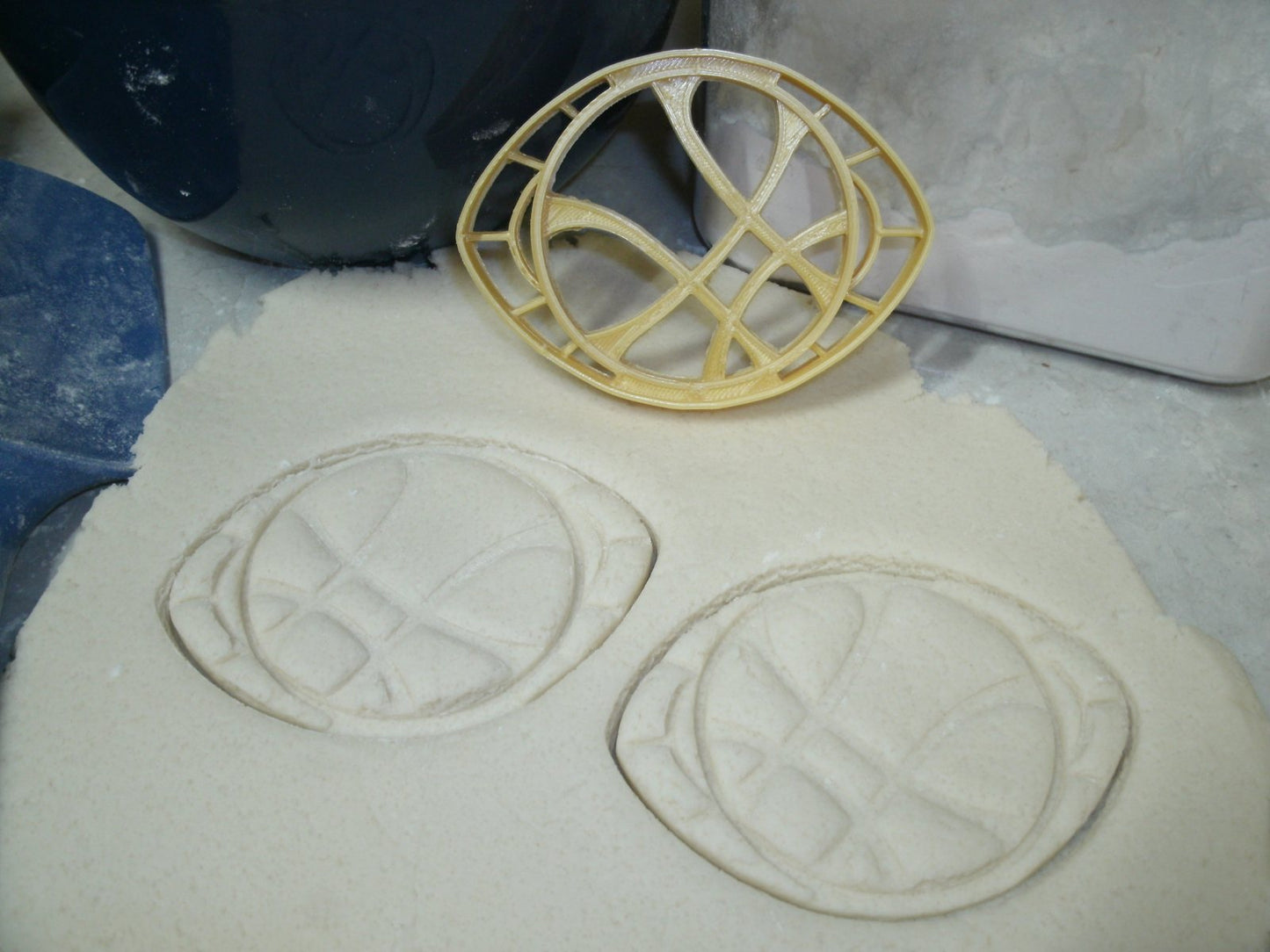 Avengers Infinity War Marvel Character Logos Set Of 10 Cookie Cutters USA PR1089
