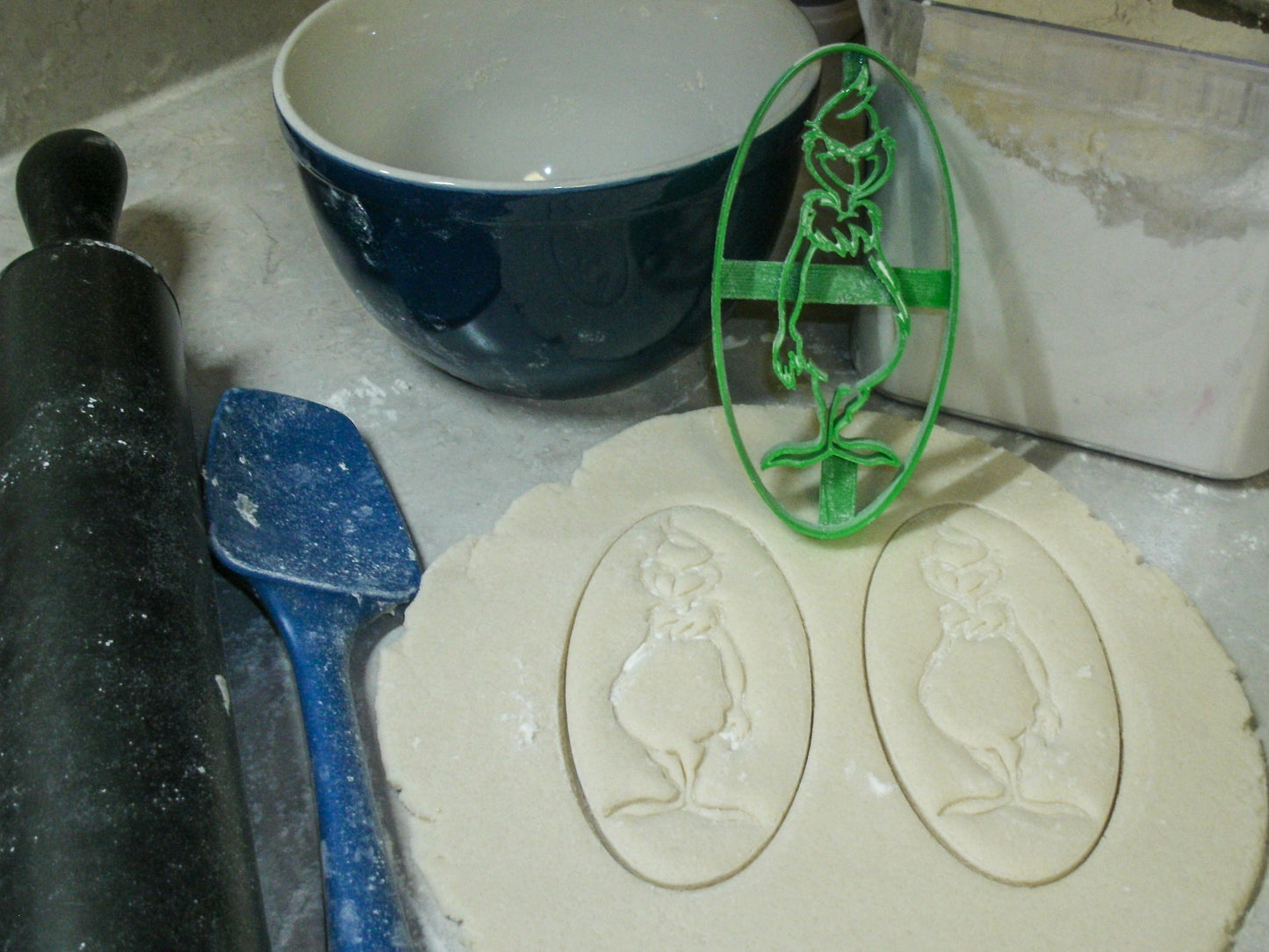 Grinch And Dog Max Dr Seuss Christmas Movie Set Of 2 Cookie Cutters USA PR1118