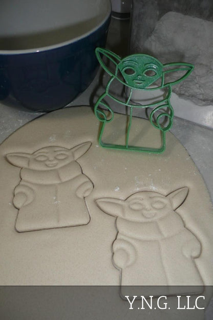 Baby Yoda Adorable Green Space Child Star Wars Cookie Cutter USA PR3321