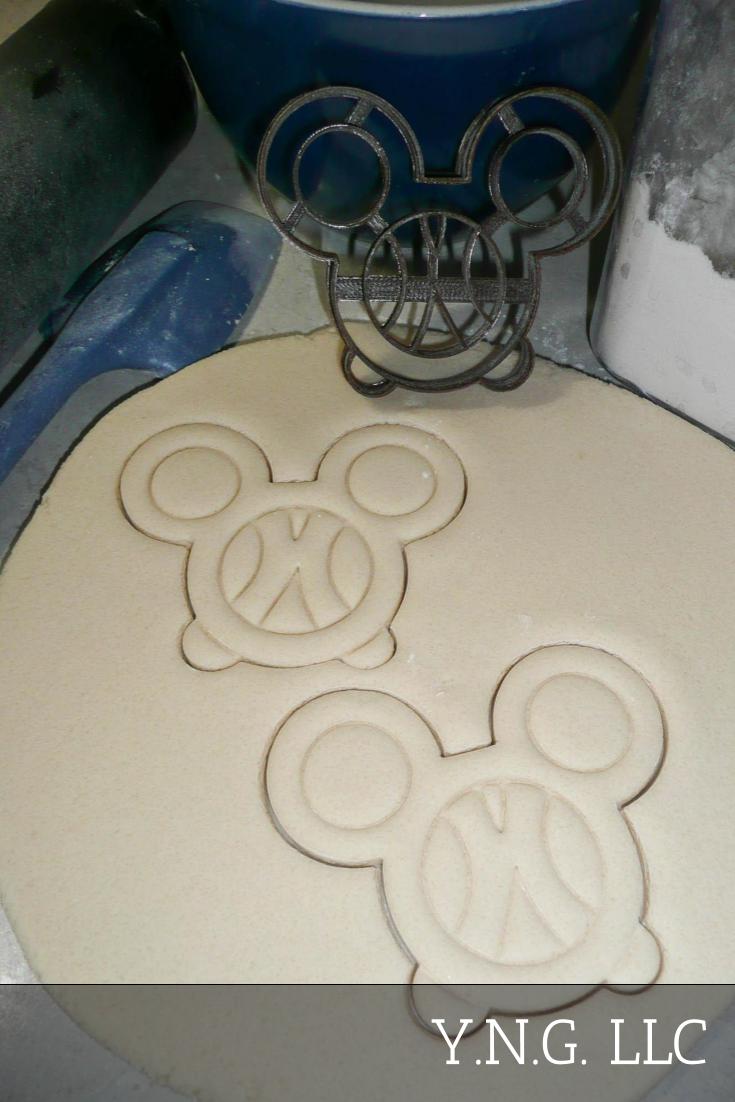 Mickey Mouse Head Pretzel Snack Food Cartoon Character Cookie Cutter USA PR3305