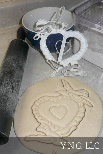 Dove Love Birds With Heart Wedding 7.5 Inch Pie Top Topper Cutter USA PR3318
