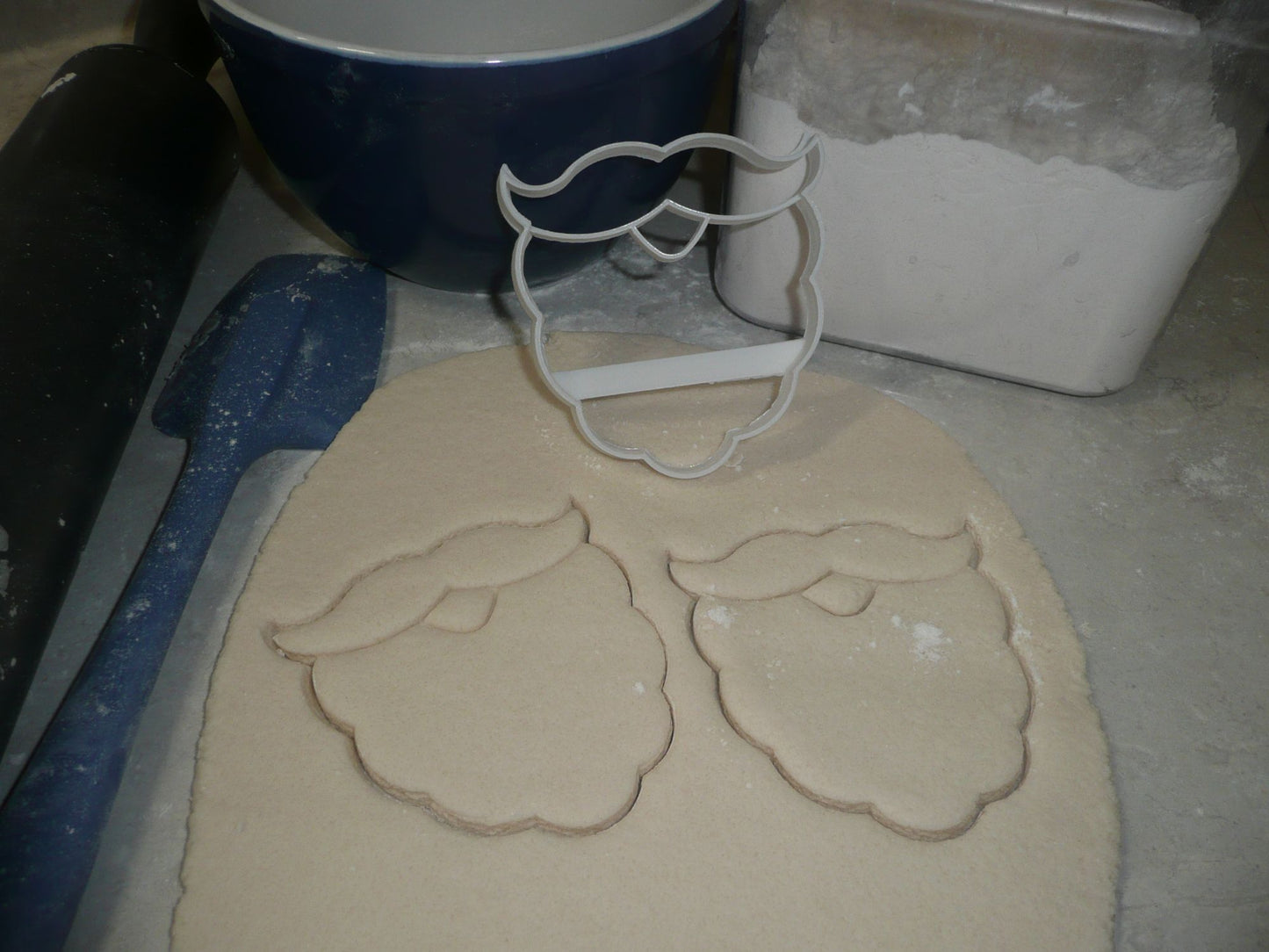 Santa Costume Outfit North Pole Christmas Set Of 5 Cookie Cutters USA PR1375