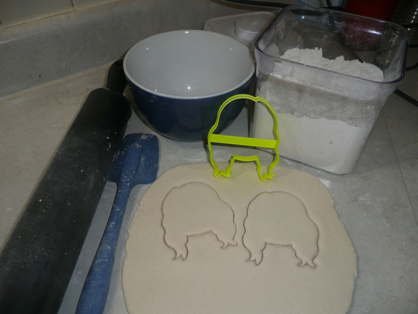 Sarah Face Blond Hair Outline Hocus Pocus Halloween Cookie Cutter USA PR3059