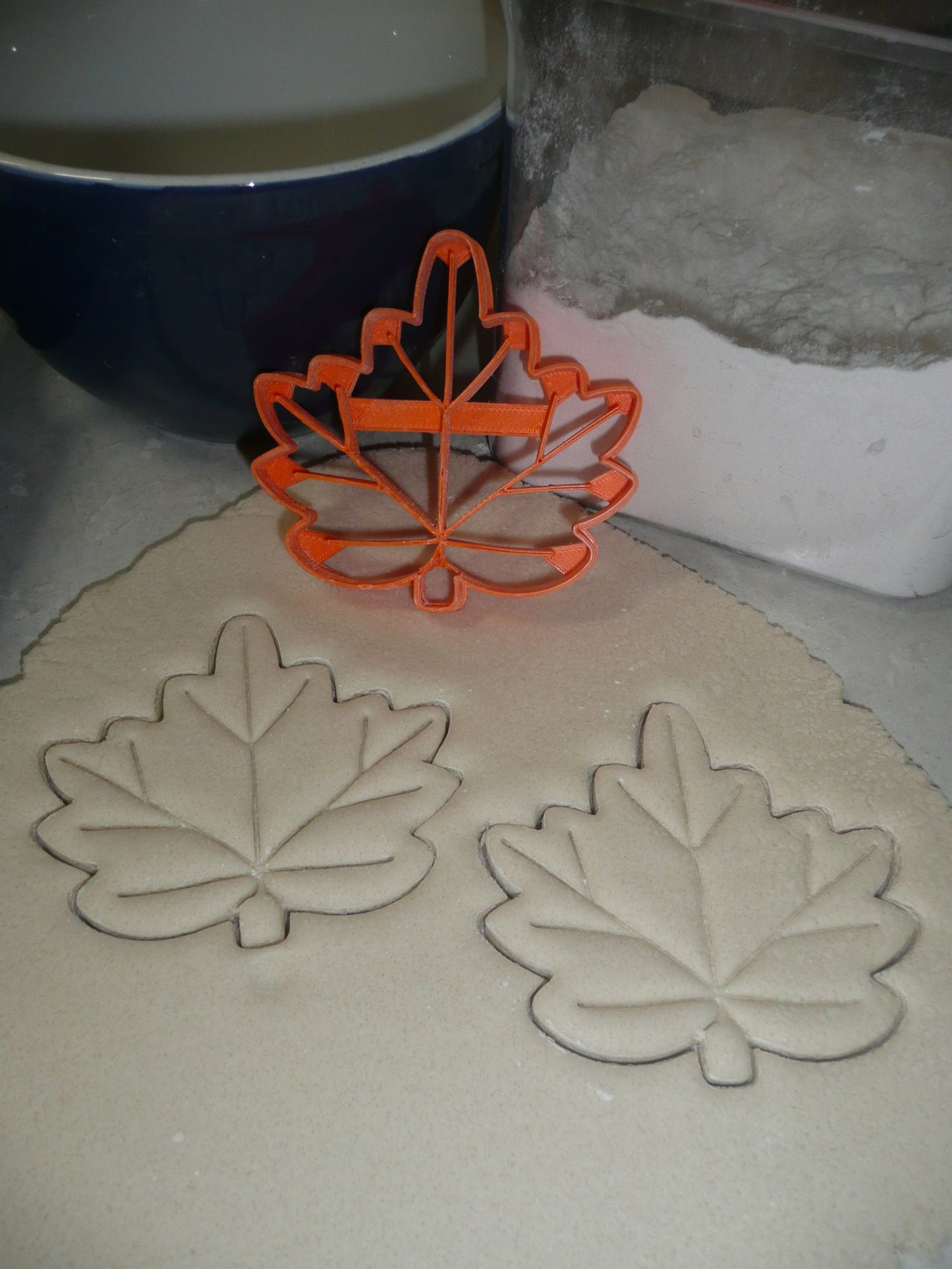 Maple Leaf With Detail Leaves Fall Autumn Canadian Symbol Cookie Cutter PR2943