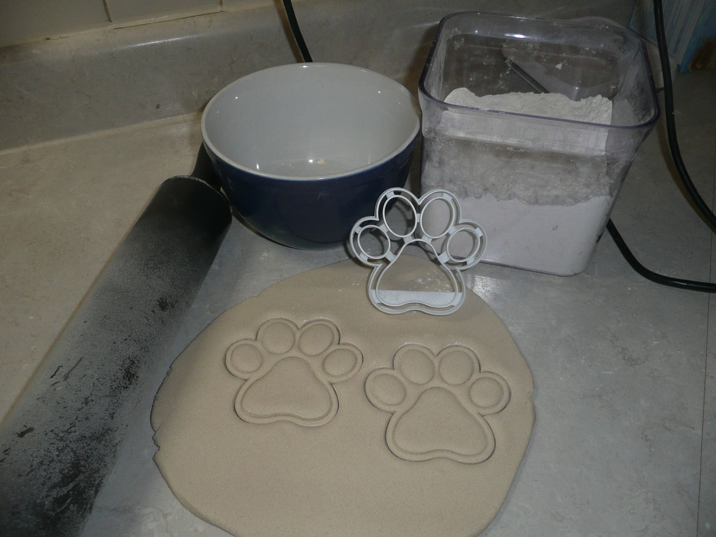 Large Paw Print Dog Cat Wolf Coyote Bobcat Cougar Cookie Cutter USA PR3216
