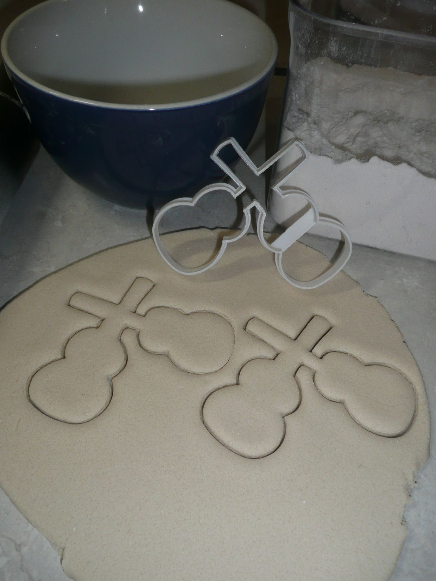 Dual Guitars Crossed Outline Two 2 Dueling Cookie Cutter USA PR3241