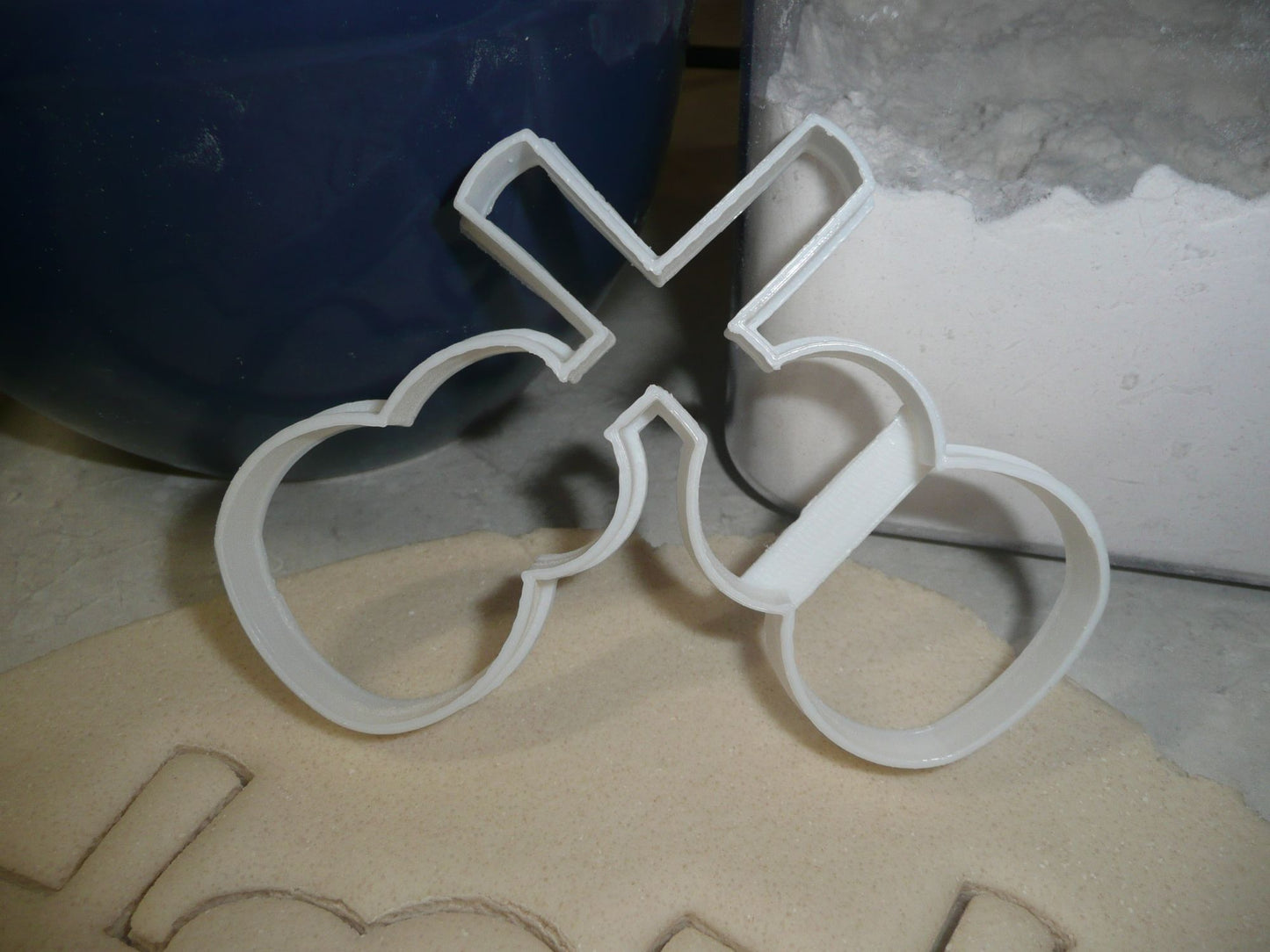 Dual Guitars Crossed Outline Two 2 Dueling Cookie Cutter USA PR3241