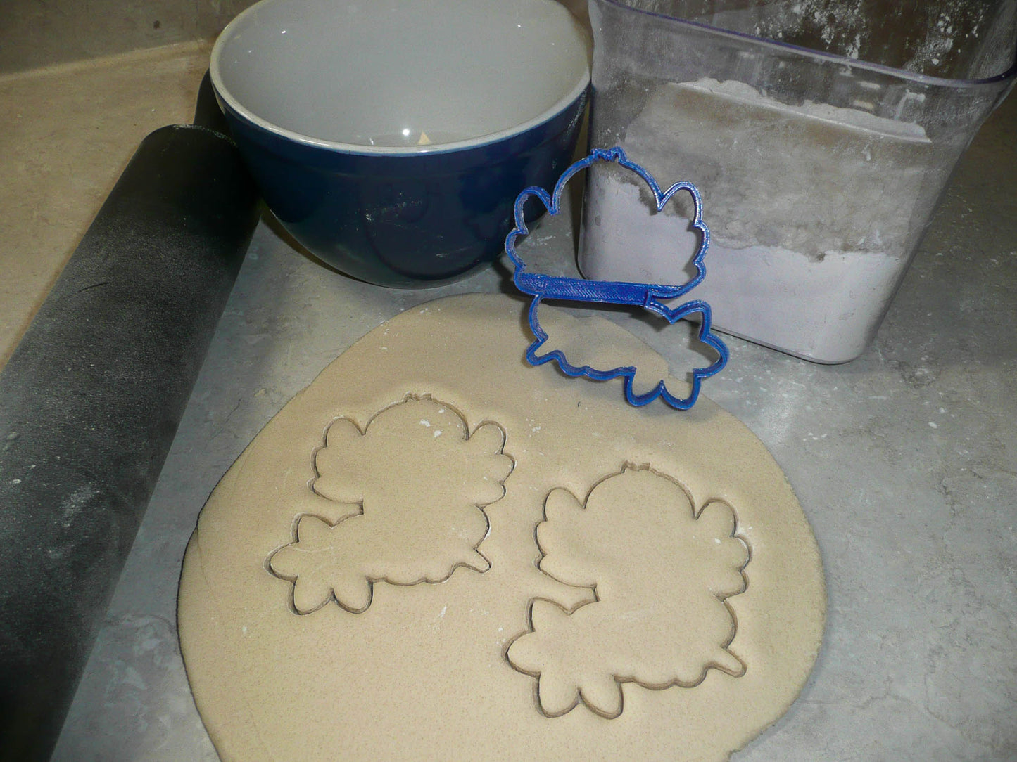 Bird On Branch Outline Tree Perch Leaves Animal Cookie Cutter USA PR3071