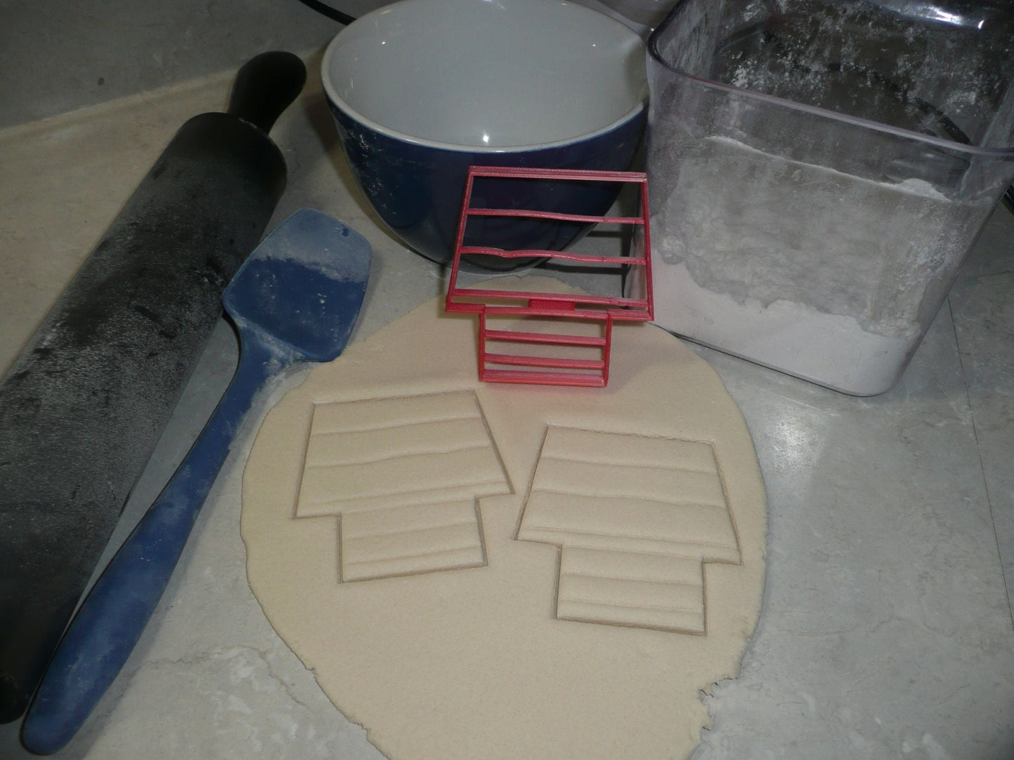 Snoopy Dog House Doghouse Peanuts Comic Cartoon Cookie Cutter USA PR3358