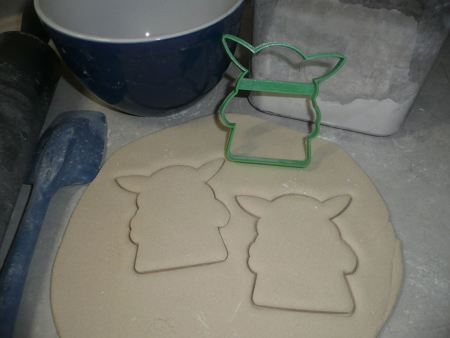 Baby Yoda Outline Pose 1 Adorable Space Child Star Wars Cookie Cutter USA PR3356