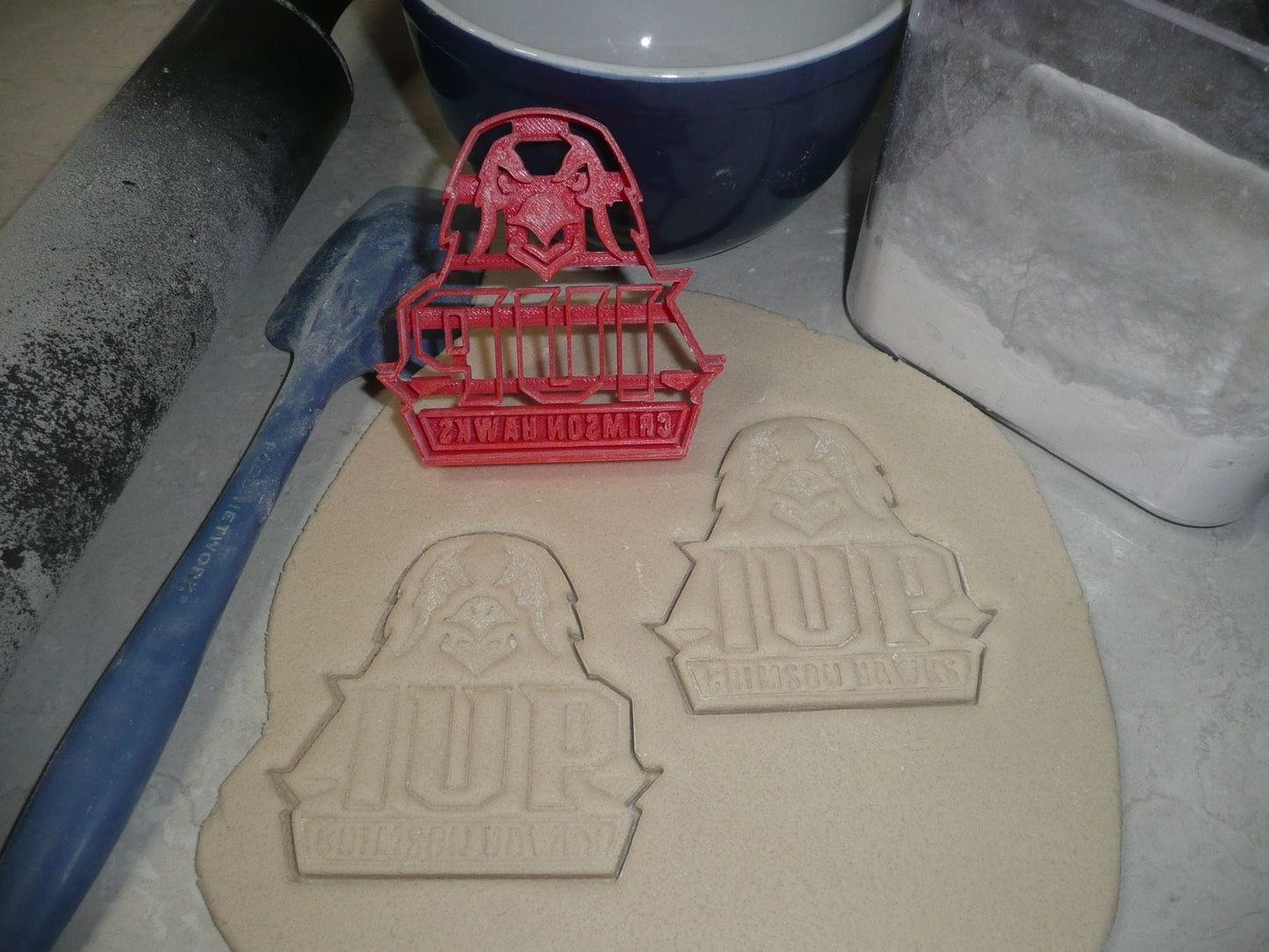 IUP Indiana University Pennsylvania Crimson Hawks Cookie Cutter USA PR3381