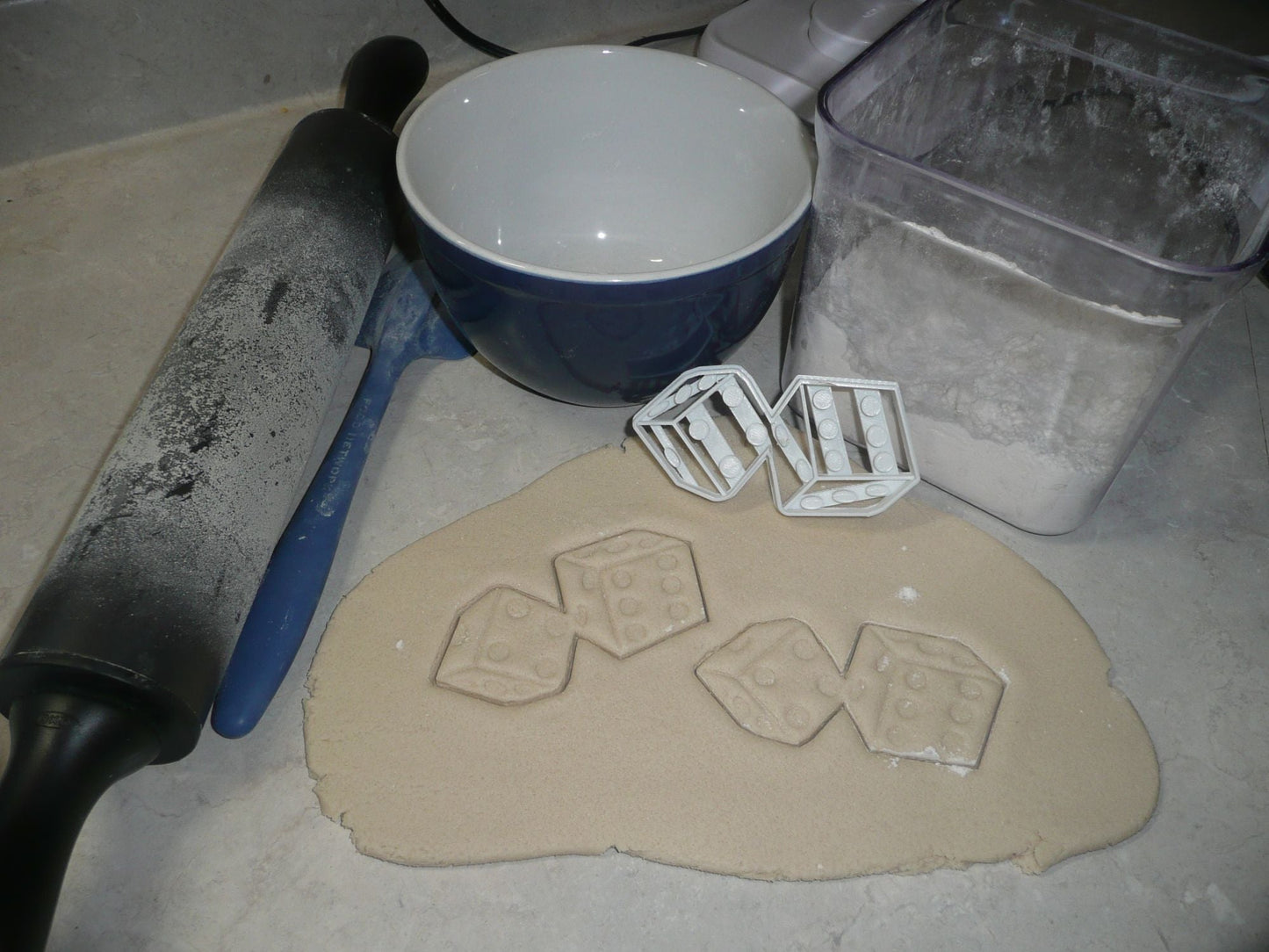 Pair Of Dice Board Game Roll Cards Poker Cookie Cutter Baking Tool USA PR3387