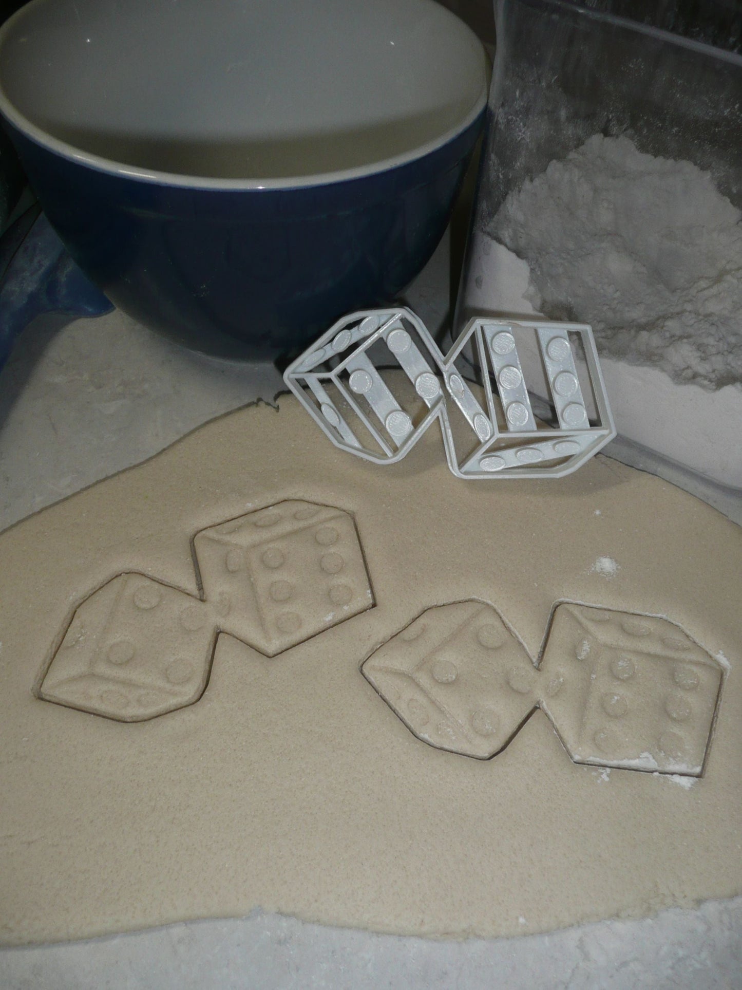 Pair Of Dice Board Game Roll Cards Poker Cookie Cutter Baking Tool USA PR3387