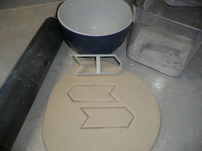 Forward Arrow Direction Outline Shape Cookie Cutter USA PR3180